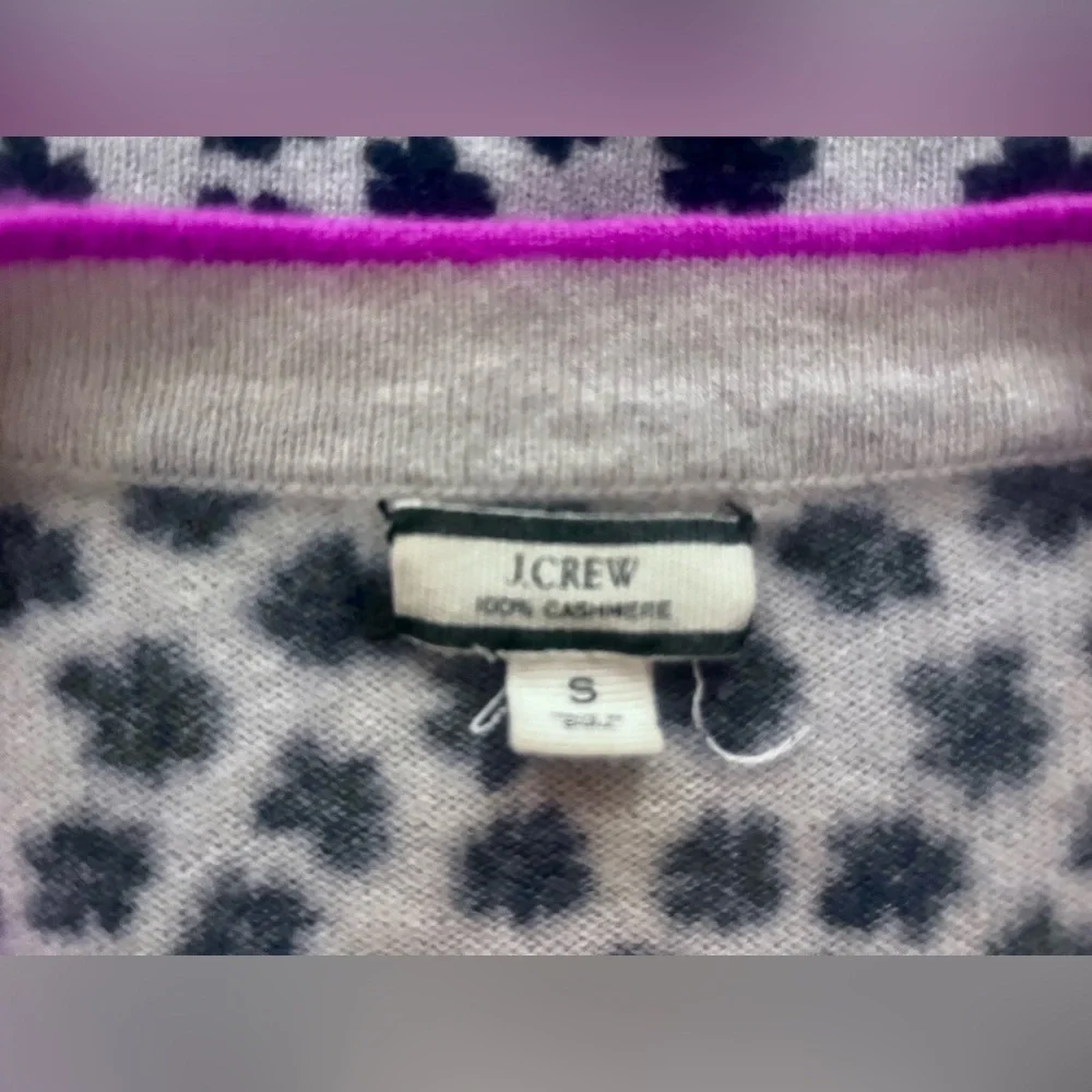 🖤TRENDING colors! floral sweater from J.Crew, size small - navy blue with pink